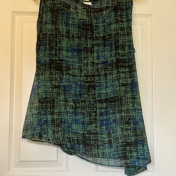 Cabi layered navy and green blouse with Cami underneath - Picture 4 of 5